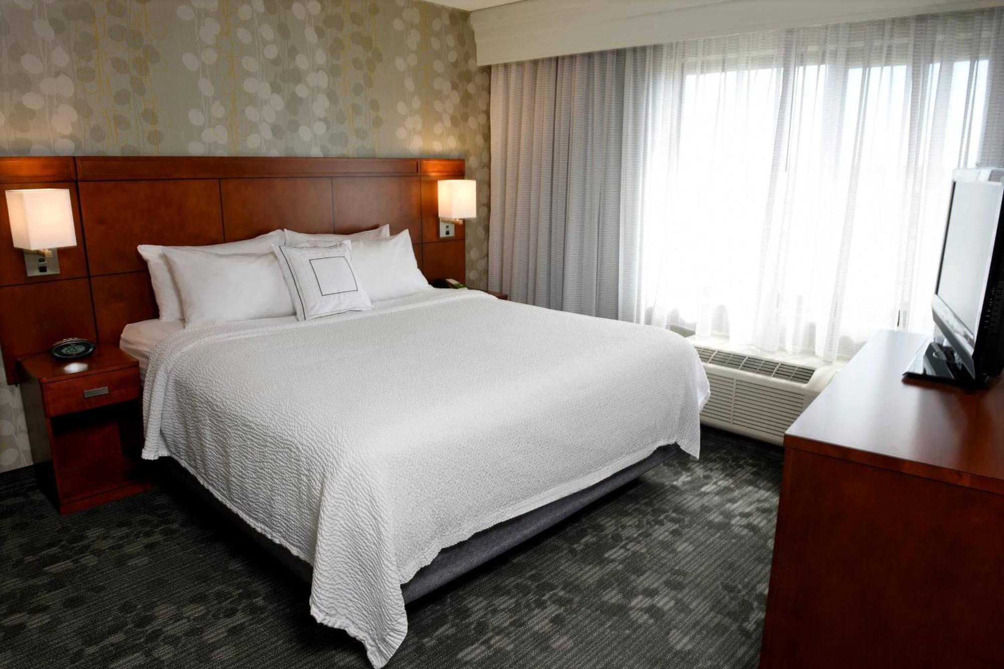 Courtyard By Marriott Sioux Falls Exterior photo